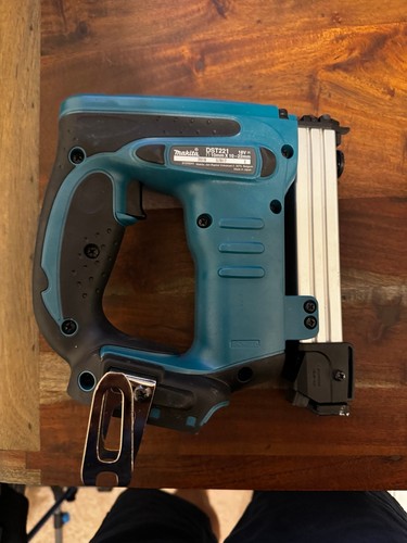 Makita dst221 18v - 18v, lxt