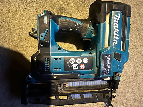 Makita dbn600 18v lxt - dbn600, 16ga